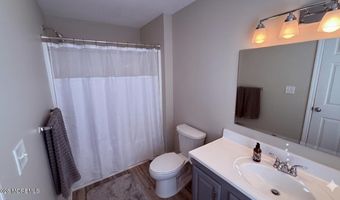6 Spring St, Beachwood, NJ 08722