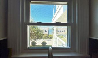 249 Tuckerman Ave 5, Middletown, RI 02842