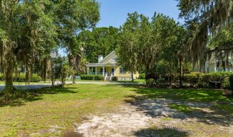 7 Petigru Dr, Beaufort, SC 29902