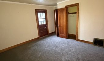 140 S 4th St, Albion, IL 62806