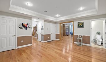 7230 BEVERLY St, Annandale, VA 22003