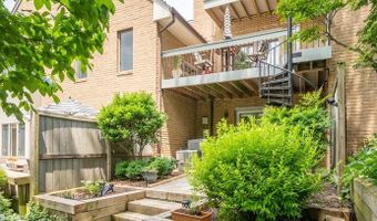 3814 N RICHMOND St, Arlington, VA 22207