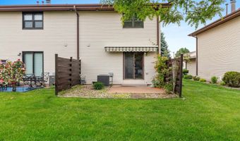 711 OLSON Ave F, Appleton, WI 54914