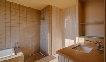 26 La Canada Rd, Arroyo Seco, NM 87514