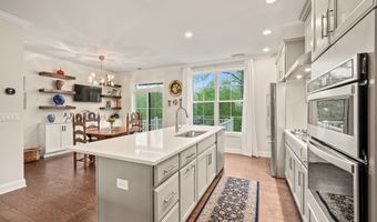 81 Brentwood Cir 81, Danbury, CT 06810