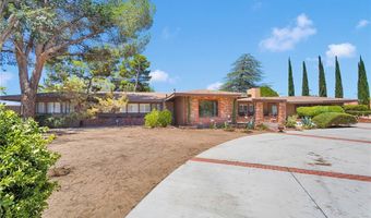 19955 Chickasaw Rd, Apple Valley, CA 92307