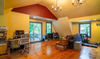 53 Henry St, Amherst, MA 01002