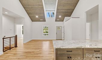 73 Rocking Porch Rd, Asheville, NC 28805