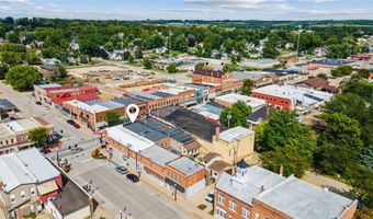 103 E Main St, Anamosa, IA 52205