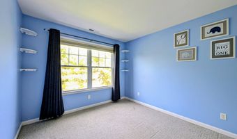 68 Lawrence Ave 68, Danbury, CT 06810