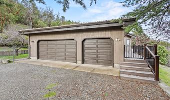 465 Strawberry Hill Ln, Jacksonville, OR 97530