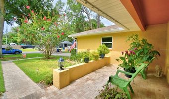 902 CRESTVIEW Dr, Auburndale, FL 33823
