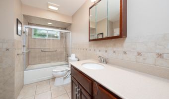 540 Sherman Ave, Belford, NJ 07718