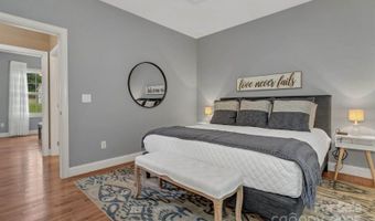 159 S Willow Brook Dr, Asheville, NC 28806