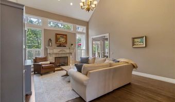 3906 NE Cadbury Ave, Bentonville, AR 72712