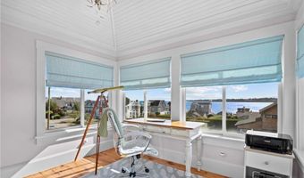 140 Tuckerman Ave, Middletown, RI 02842