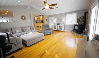 14 Willow Dr, Cranston, RI 02920