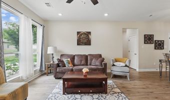 712 W Ashley St, Benton, AR 72015