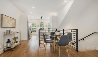 433 SW B St, Bentonville, AR 72712