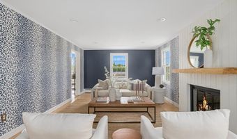 45 Meadowbrook Dr, Barrington, RI 02806