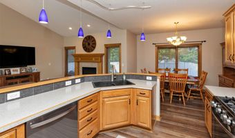 1018 Falcon Dr SE, Altoona, IA 50009