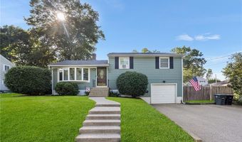 62 Pembroke Ln, Coventry, RI 02816