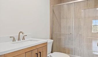 7 Betsey Williams Dr, Warwick, RI 02889