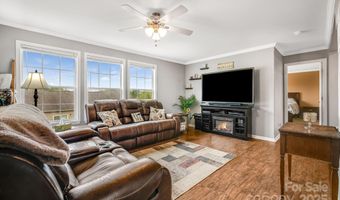 14 Phoenix Cir, Alexander, NC 28701