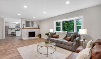 1254 Jade Wind Cir, Ballwin, MO 63011