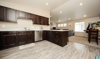 809 N Sherwood Ave, Sioux Falls, SD 57103
