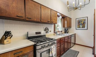 605 N COLLEGE Ave, Aledo, IL 61231