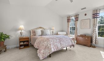 5 W Cross Trl 5, Danbury, CT 06810