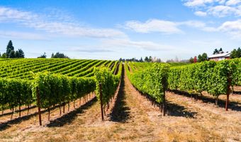 21338 OAK Ln, Aurora, OR 97002