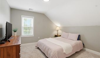 91 Sowams Rd, Barrington, RI 02806