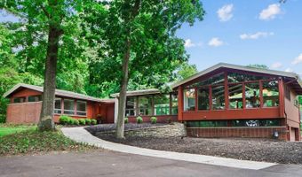7460 Fair Oaks Dr, Amberley, OH 45237
