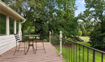 1726 Brookstone Way NW, Acworth, GA 30101