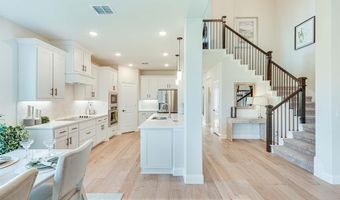 221 Comanche Trl, Alvarado, TX 76009