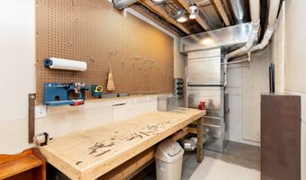 1018 Falcon Dr SE, Altoona, IA 50009