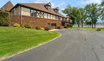 2213 SUNRISE Dr, Appleton, WI 54914