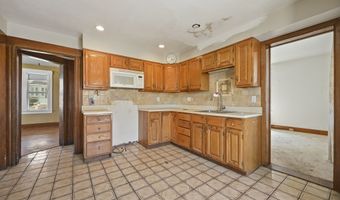 533 Wayne St, Bridgeport, CT 06606
