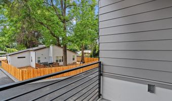 5069 SE KING Rd C, Milwaukie, OR 97222