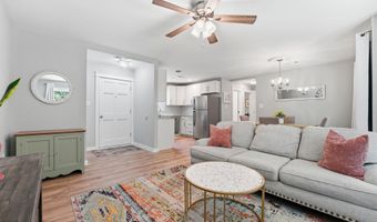 906 Cedar Ct, Aberdeen, NC 28315