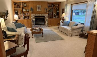 1899 Eisenhower Cir, Aberdeen, SD 57401
