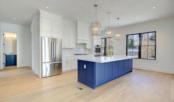 45 A E LAKE Dr, Annapolis, MD 21403