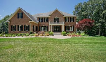 8 Meeting Rock Dr, Atkinson, NH 03811