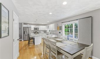 15 Aborn Ave, Cumberland, RI 02864