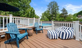 11 Autumn Ln, Attleboro, MA 02703