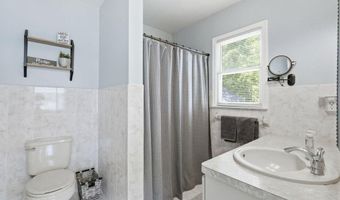 482 CLIFTON Ave, Bayville, NJ 08721