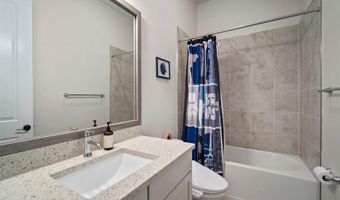 5923 SILVER SUN Dr, Apollo Beach, FL 33572