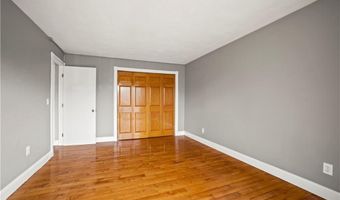 196 Old River Rd 5F, Lincoln, RI 02865
